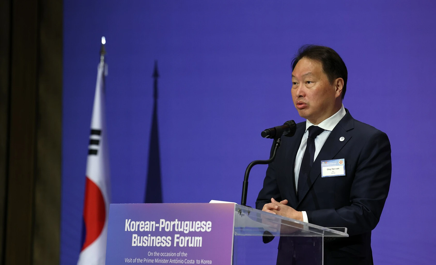 SK그룹 최태원 회장, 일본 내 반도체 공장 설립 검토