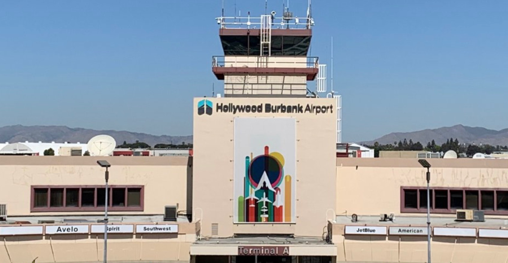 96년 만에 전면 재단장한 헐리우드 버뱅크 공항