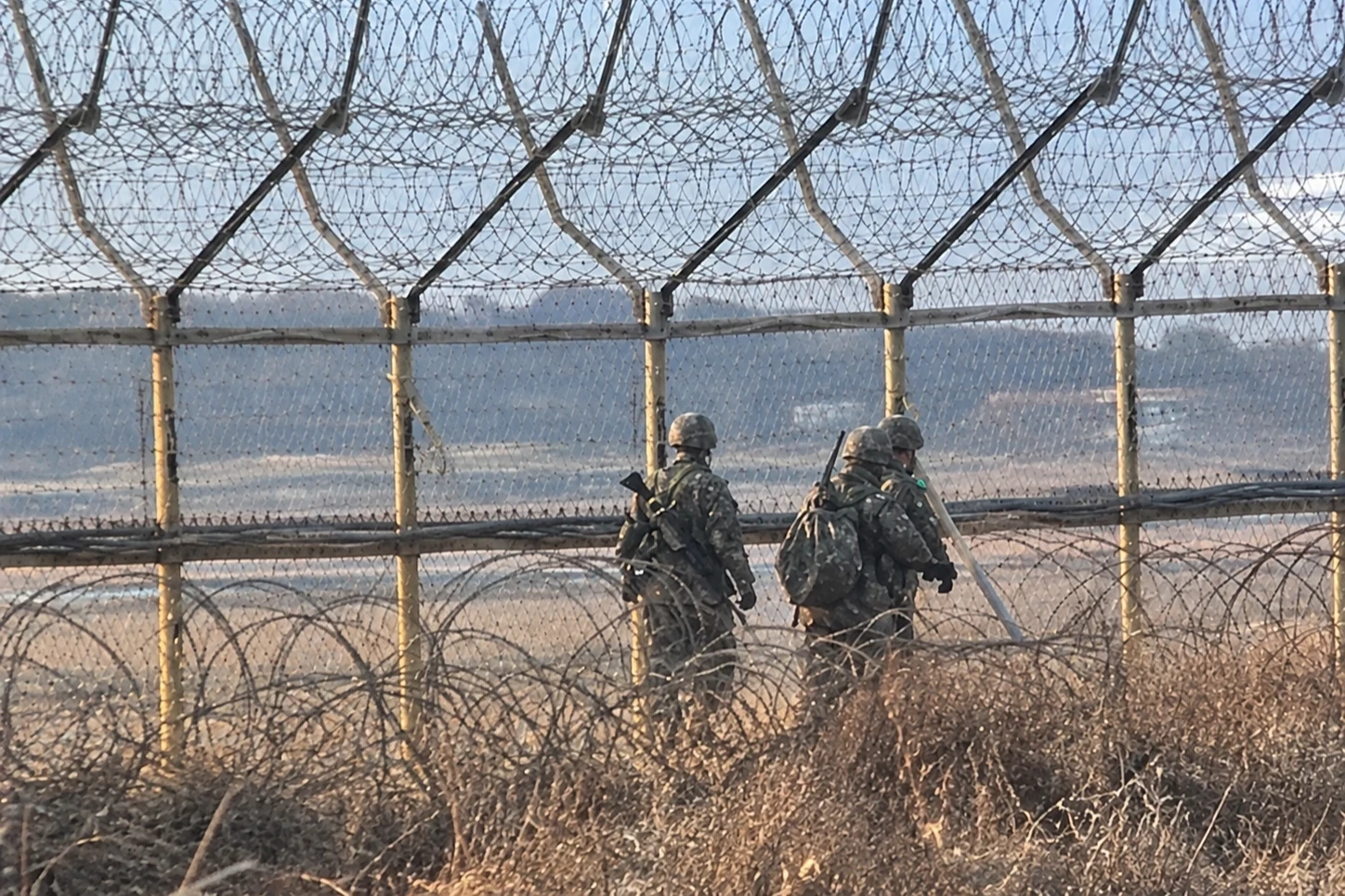 서부전선 DMZ 수색로 개척 중 폭발 추정 사고 간부 3명 부상