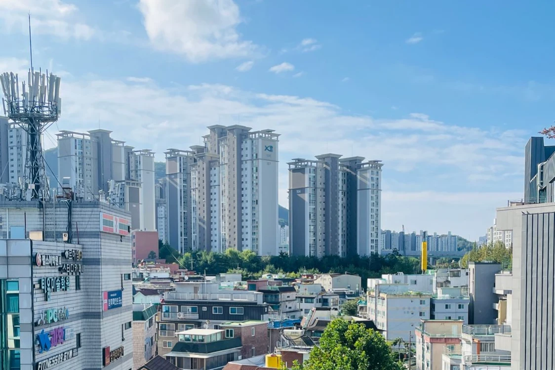서울 강남3구 아파트 매물 1년 새 1만건 증가, 가격은 하락