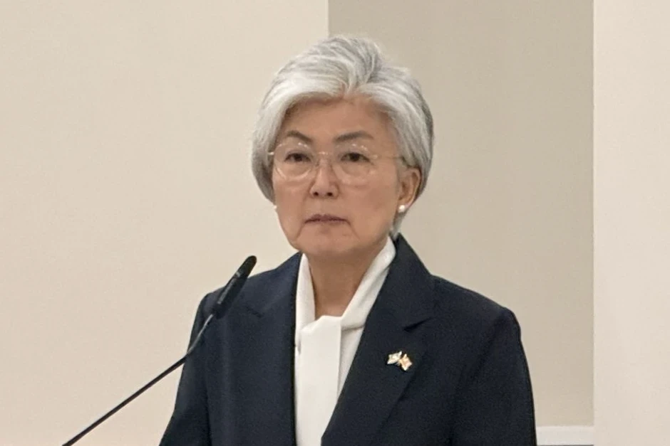 강경화 “백악관 소통 한계, 고위급 협의 답답할 정도”
