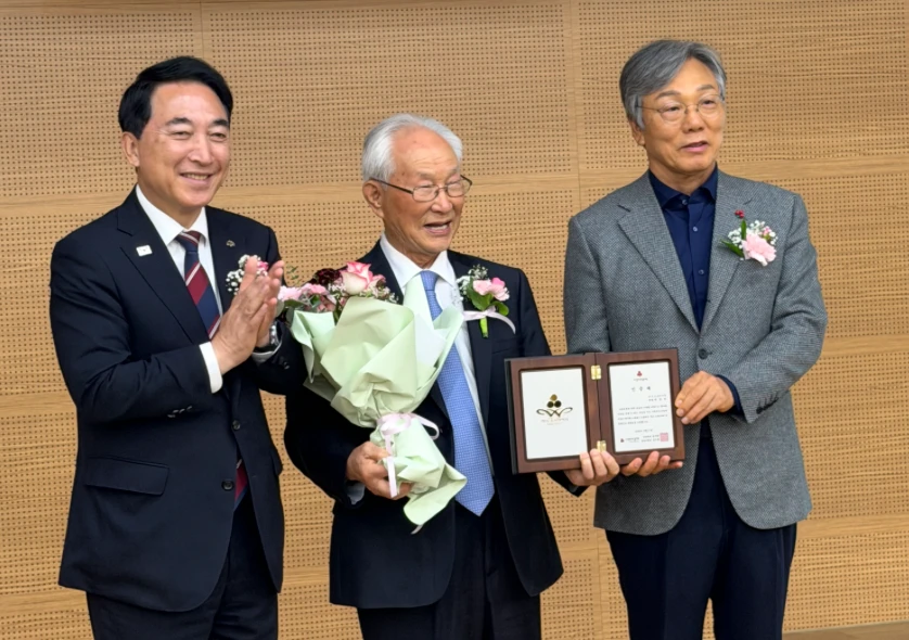 창립 30주년 만희복지재단, 충남과 공주시 취약계층 100명에 나눔 실천